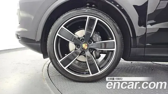 Porsche Cayenne 2022 — Şəkil 12/20