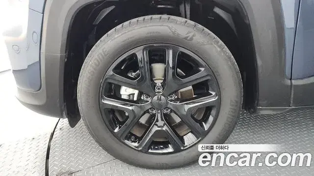 Jeep Renegade 2022 — Şəkil 17/35