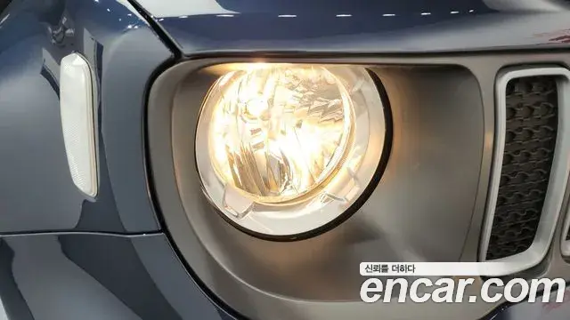Jeep Renegade 2022 — Şəkil 25/35