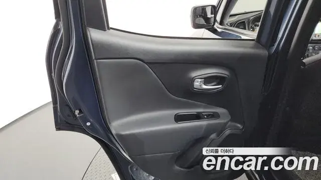 Jeep Renegade 2022 — Şəkil 14/35