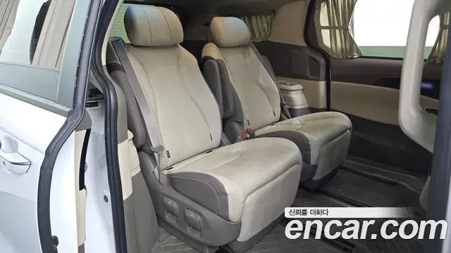 Kia Carnival 2021 — Фото 12/20