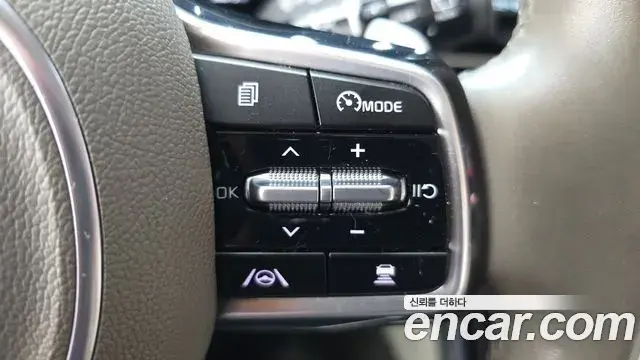 Kia Carnival 2021 — Фото 16/20
