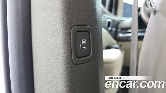 Kia Carnival 2021 — Фото 19/20