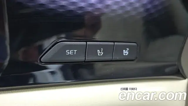 Kia Carnival 2021 — ფოტო 10/38