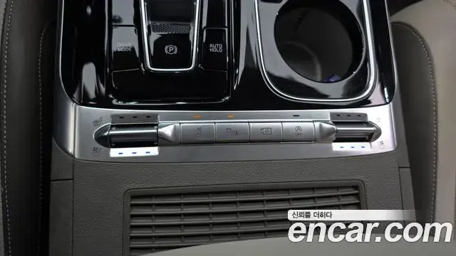 Kia Carnival 2021 — ფოტო 7/38