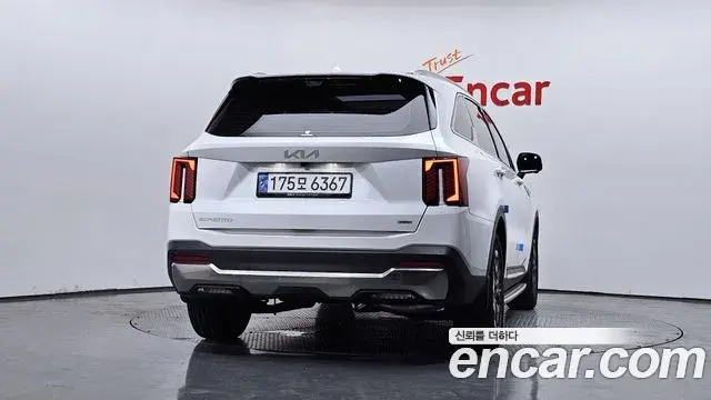 Kia Sorento 2024 — Фото 4/20
