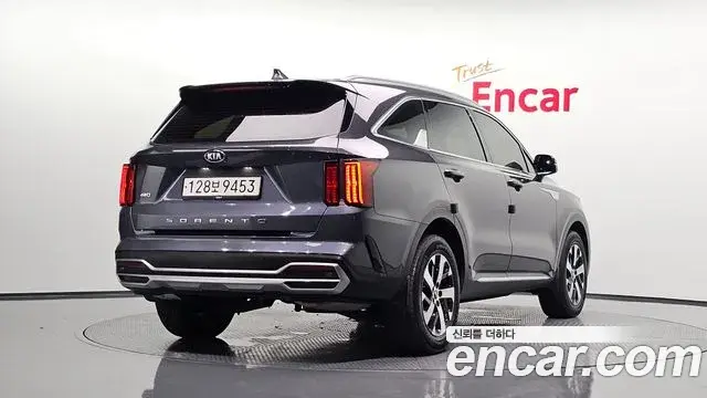 Kia Sorento 2021 — Фото 2/20
