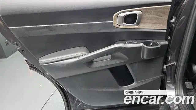 Kia Sorento 2021 — ფოტო 30/32