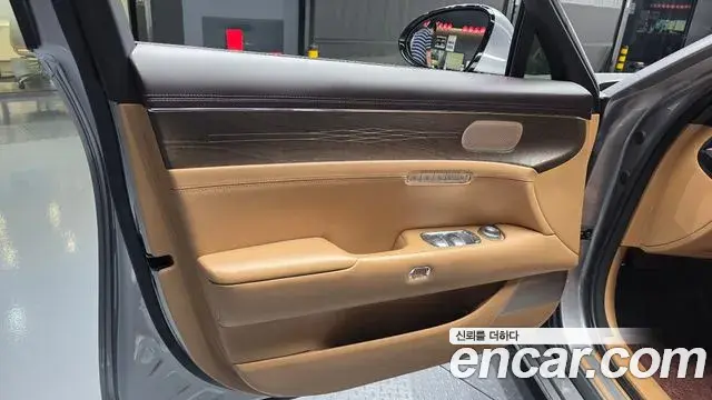 Genesis G90 2023 — Photo 23/40