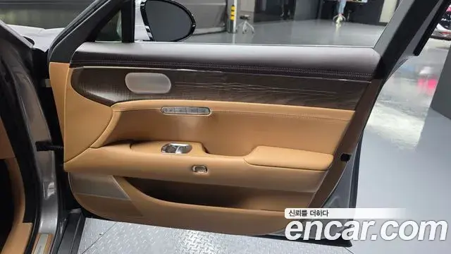 Genesis G90 2023 — Photo 29/40