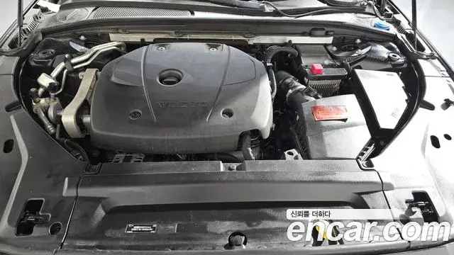 Volvo V90 Cross Country 2018 — ფოტო 6/32