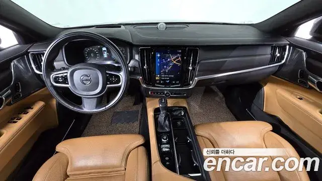 Volvo V90 Cross Country 2018 — ფოტო 2/32