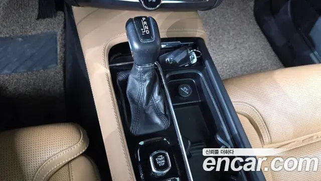 Volvo V90 Cross Country 2018 — ფოტო 11/32