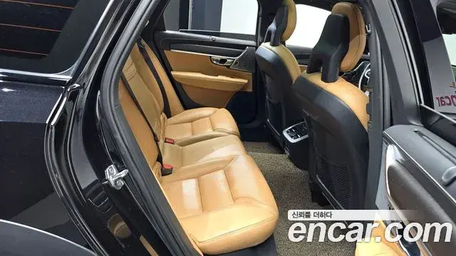 Volvo V90 Cross Country 2018 — ფოტო 7/32