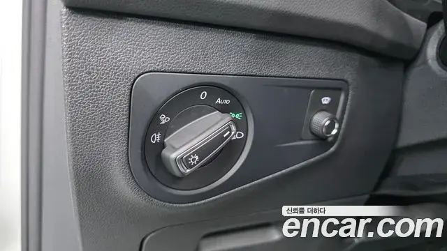 Volkswagen Tiguan 2023 — Şəkil 22/37