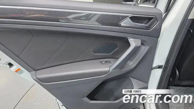 Volkswagen Tiguan 2023 — Şəkil 15/37