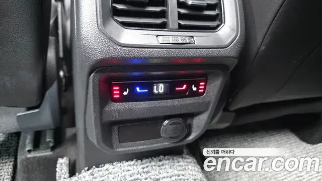 Volkswagen Tiguan 2023 — Şəkil 17/37