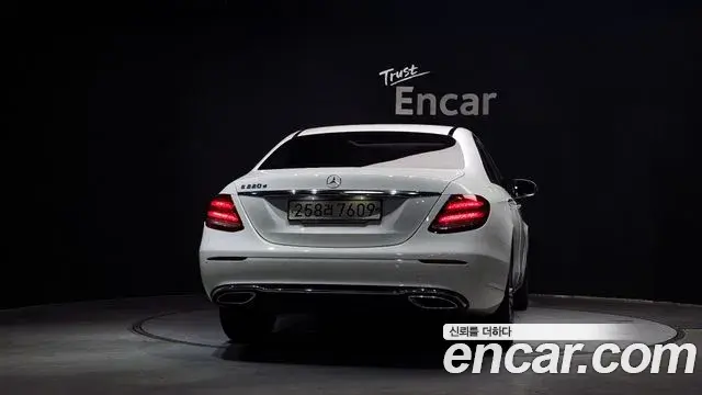 Mercedes-Benz E-Class 2019 — Фото 4/20
