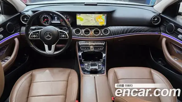 Mercedes-Benz E-Class 2019 — Фото 7/20