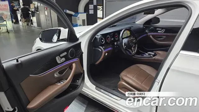 Mercedes-Benz E-Class 2019 — Фото 10/20