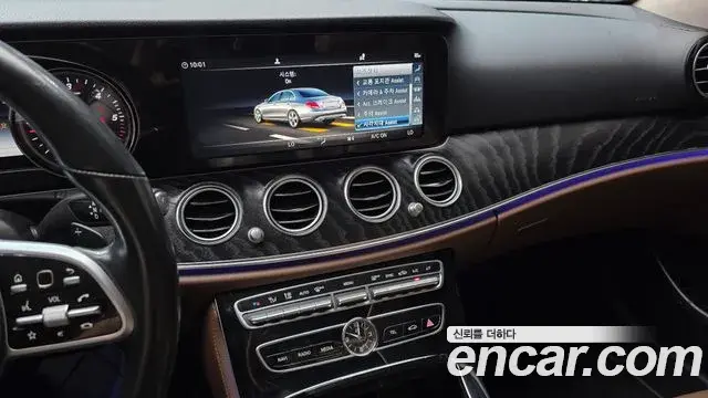 Mercedes-Benz E-Class 2019 — Фото 13/20
