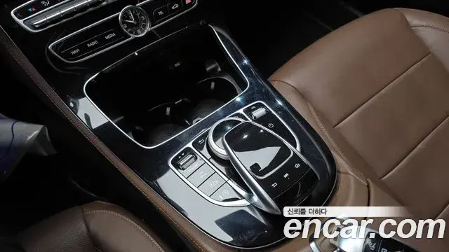 Mercedes-Benz E-Class 2019 — Фото 16/20