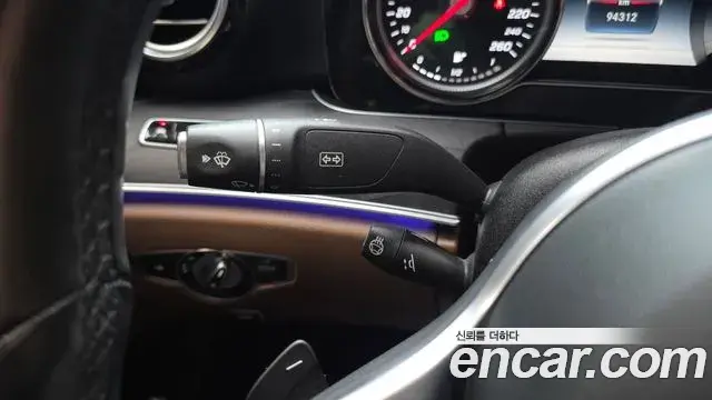 Mercedes-Benz E-Class 2019 — Фото 18/20