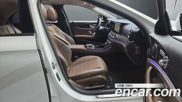 Mercedes-Benz E-Class 2019 — ფოტო 27/30