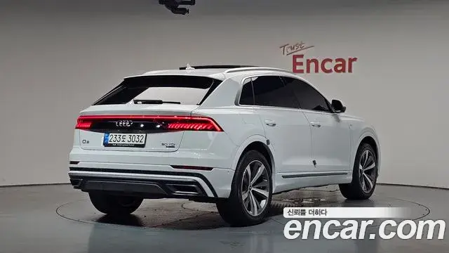 Audi Q7 2021 — Фото 2/20