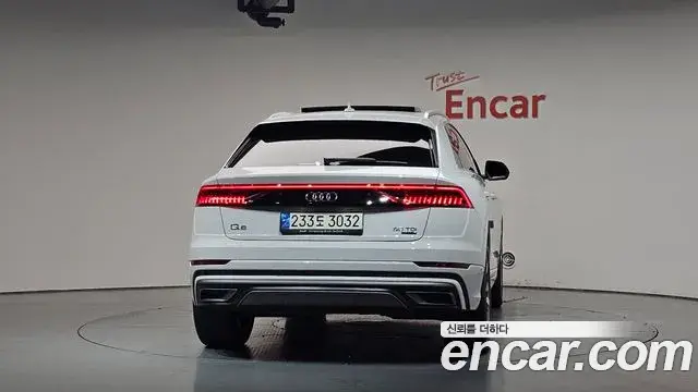 Audi Q7 2021 — Фото 4/20