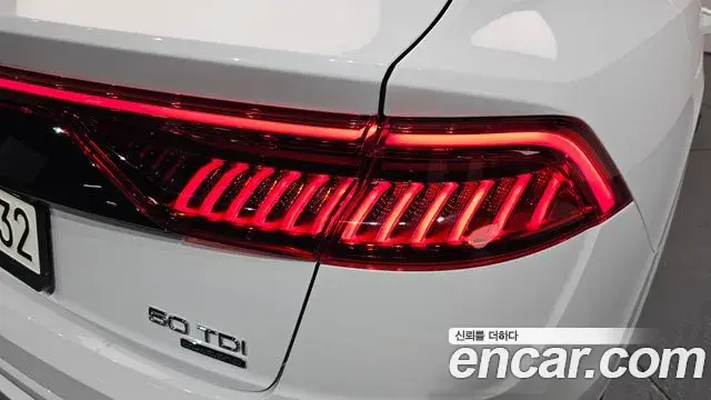 Audi Q8 2021 — ფოტო 6/37