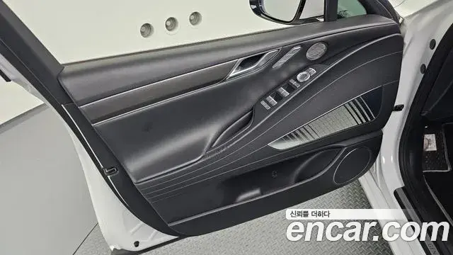 Genesis G80 2023 — ფოტო 15/32