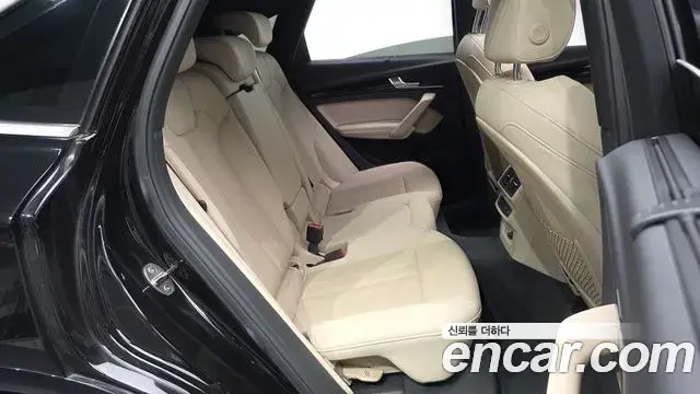 Audi Q5 2024 — Photo 12/20