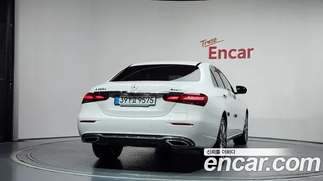 Mercedes-Benz E-Class 2023 — Фото 4/20