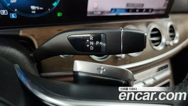Mercedes-Benz E-Class 2023 — Фото 9/20