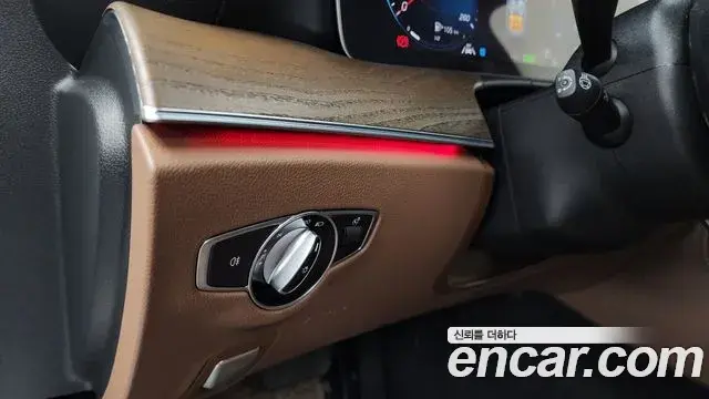 Mercedes-Benz E-Class 2023 — Фото 16/20