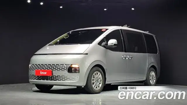 Hyundai Staria 2025 — Фото 1/19