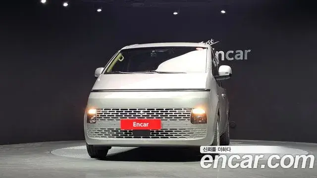 Hyundai Staria 2025 — Фото 3/19