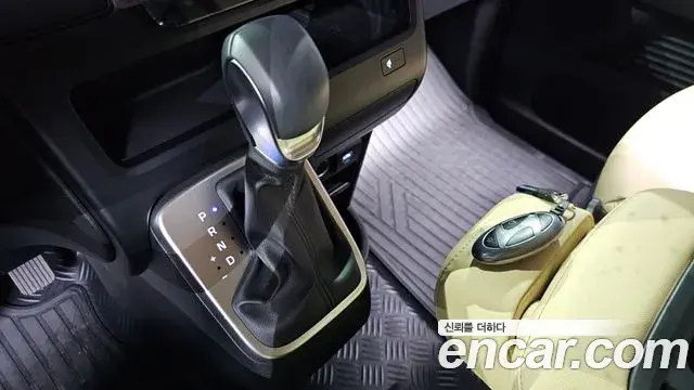 Hyundai Staria 2025 — Фото 9/19