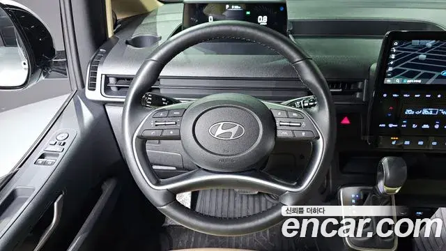 Hyundai Staria 2025 — Фото 11/19