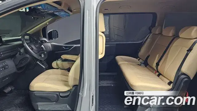 Hyundai Staria 2025 — Фото 16/19