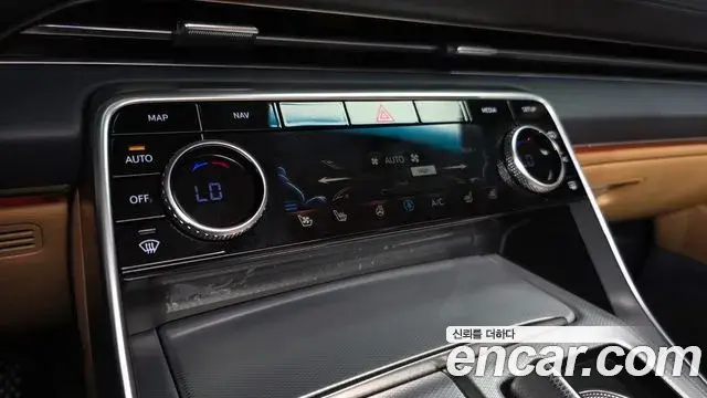Genesis GV80 2021 — Şəkil 26/39