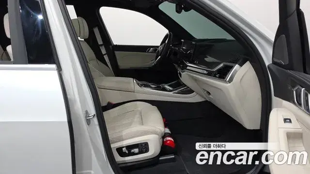 BMW X7 2025 — Şəkil 10/37