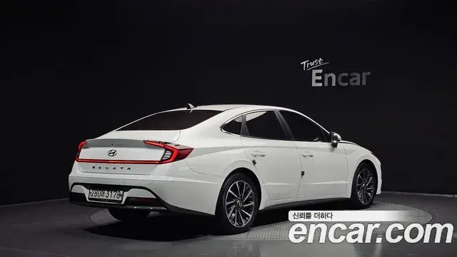 Hyundai Sonata 2019 — Фото 2/20