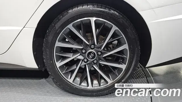 Hyundai Sonata Hybrid 2019 — Şəkil 22/30
