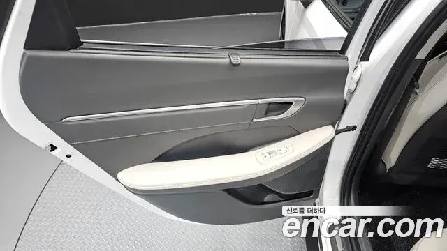 Hyundai Sonata Hybrid 2019 — Şəkil 9/30