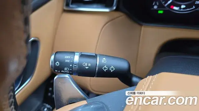 Land Rover Range Rover Velar 2020 — Şəkil 27/30