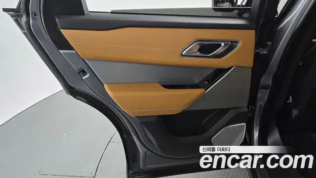 Land Rover Range Rover Velar 2020 — Şəkil 28/30