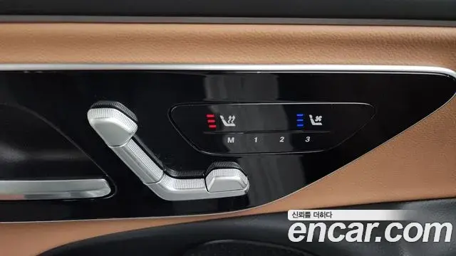 Mercedes-Benz E-Class 2025 — Photo 23/34