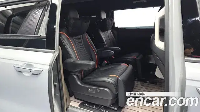 Kia Carnival 2025 — ფოტო 35/41